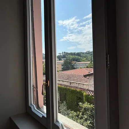 Augusta E Libero *